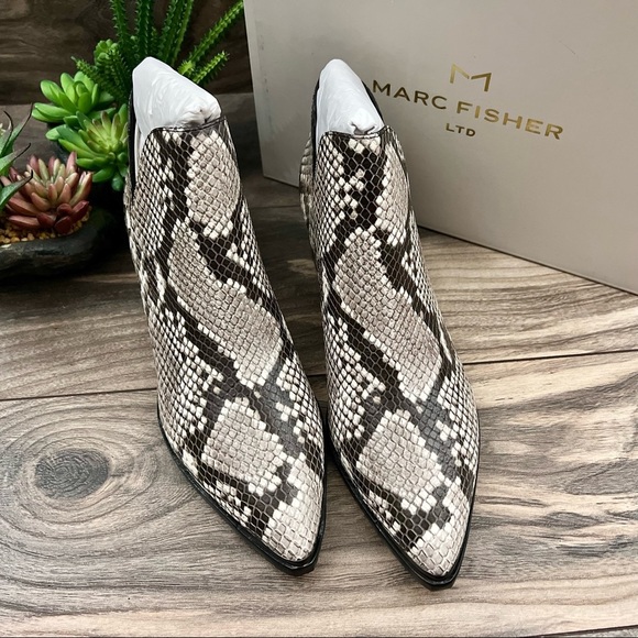 NIB Marc Fisher Yilda Notched Western Leather Ankle Bootie Black Snake Multi 8M - Picture 3 of 12